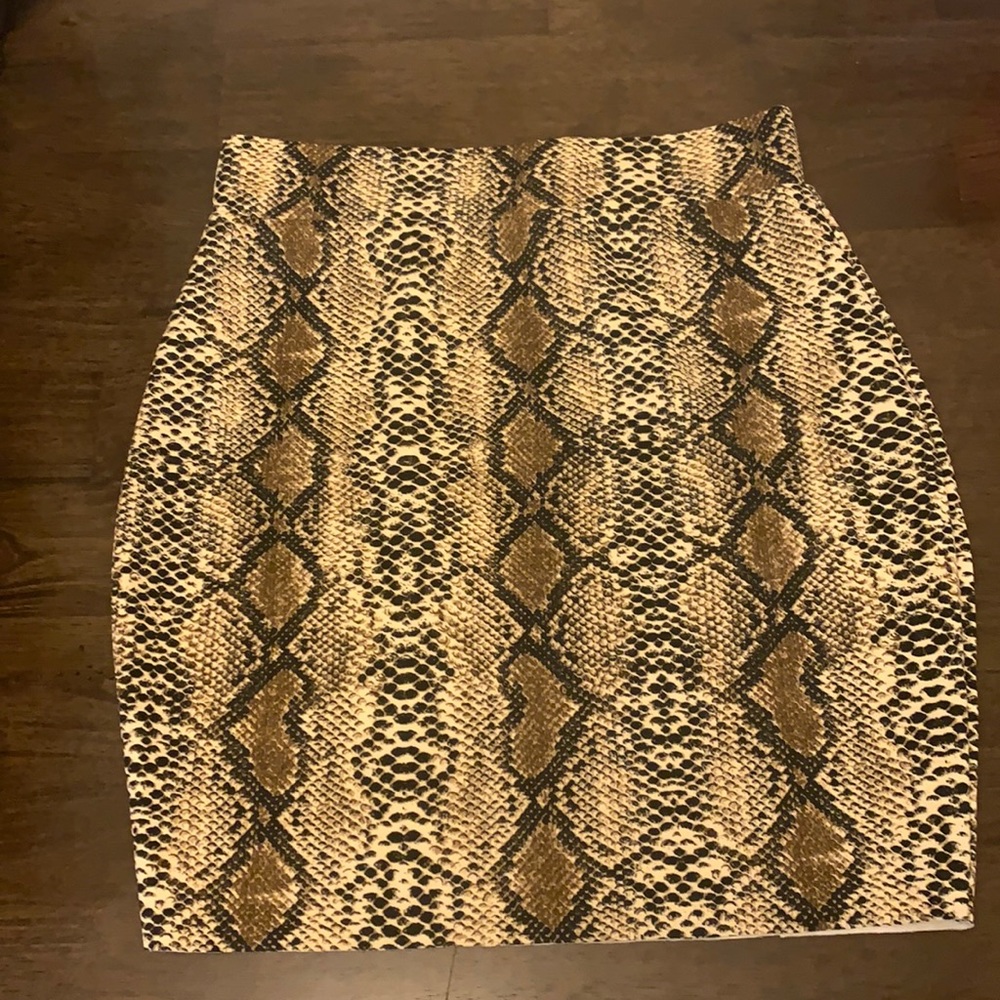 Snakeskin highwasted skirt